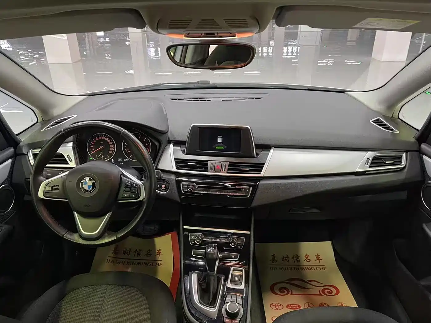 BMW 2 Series Touring 2018 218i Luxury Line фото 9
