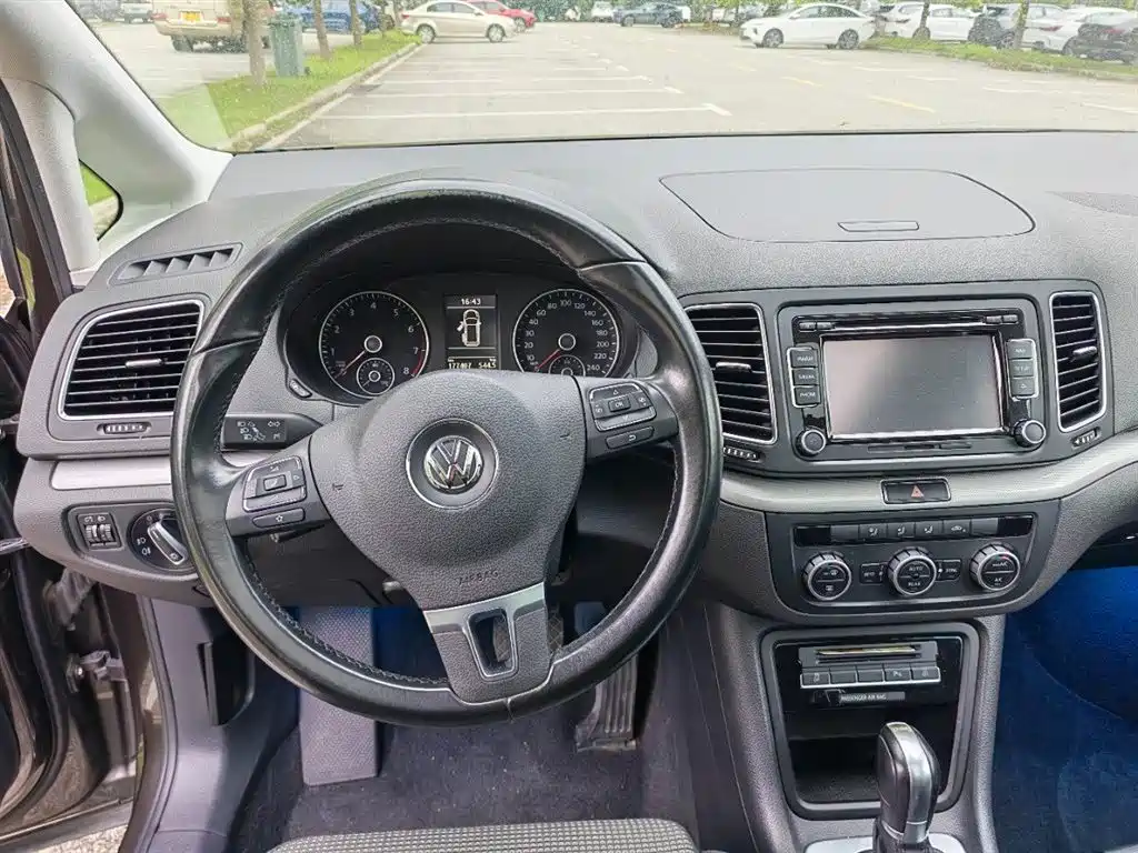 Volkswagen Sharan 2014 2.0TSI Standard фото 15
