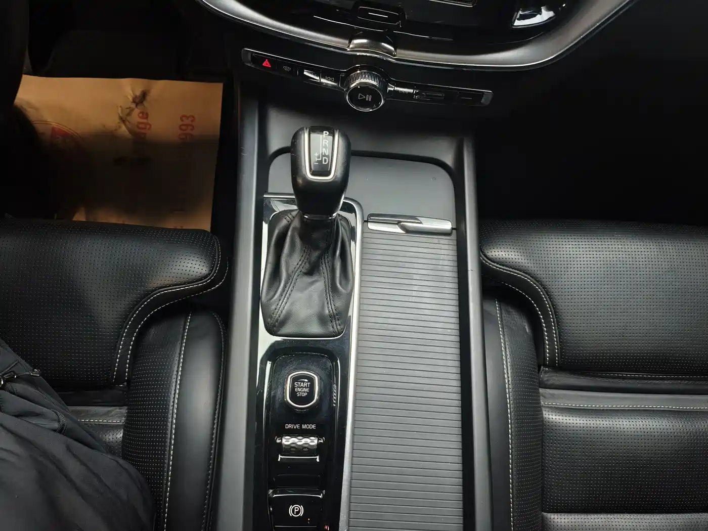 Фото 24 - Volvo XC60