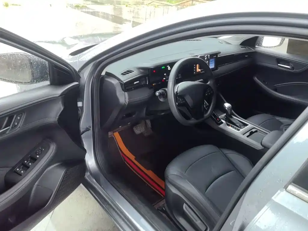 Roewe i5 2025 2023 1.5L CVT Luxury Edition