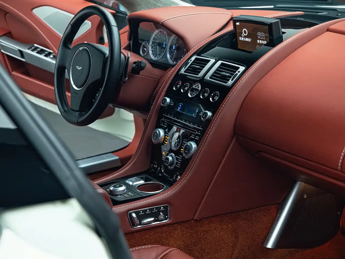 Фото 27 - Aston Martin Rapide