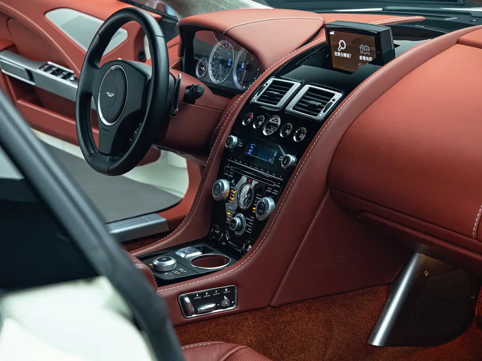 Фото 27 - Aston Martin Rapide
