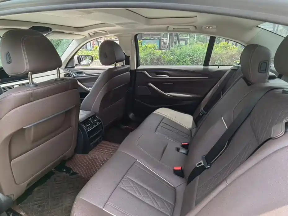 BMW 5-SERIES