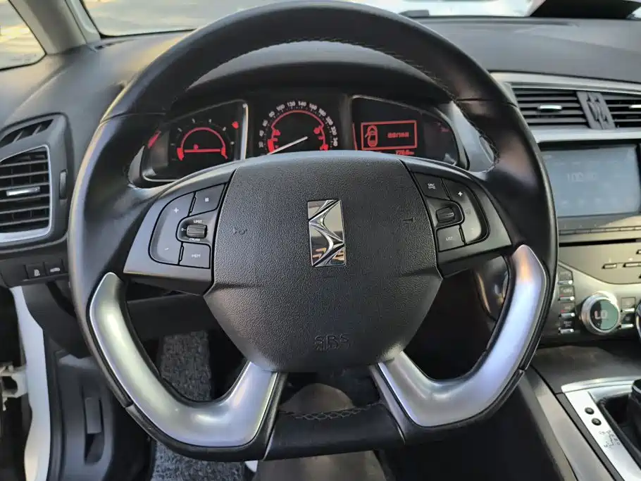DS 5 2014 2014 1.6T Elegance THP160