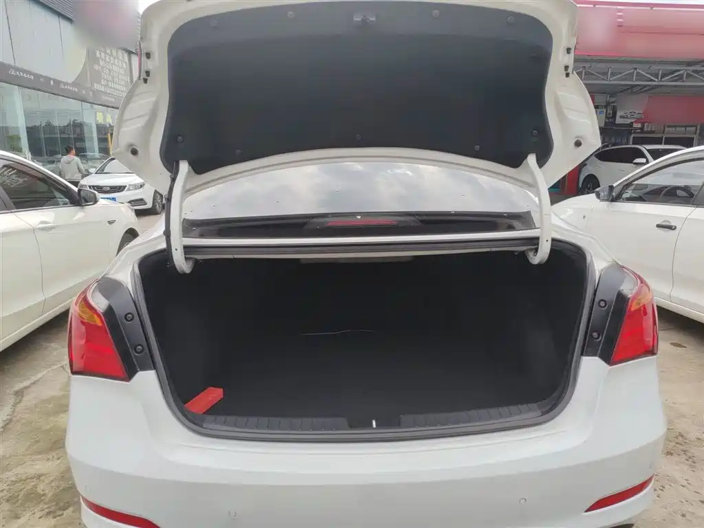 Hyundai Mistra 2014 1.8L Auto Premium DLX фото 19