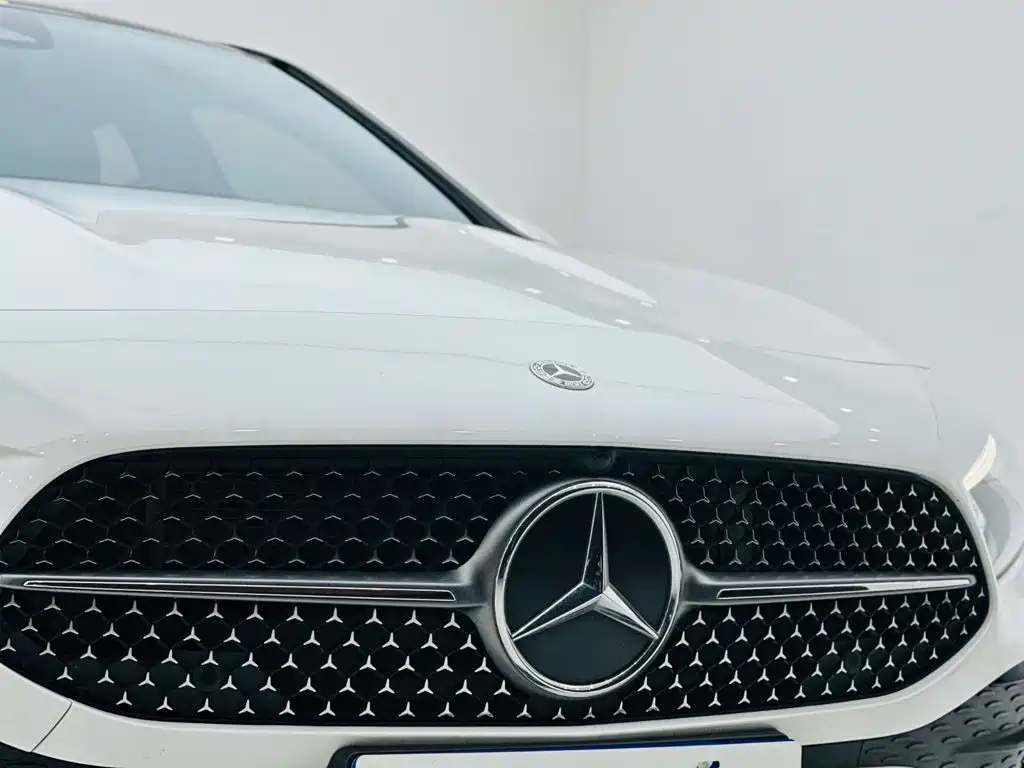 صورة 9 - Mercedes-Benz A-Class