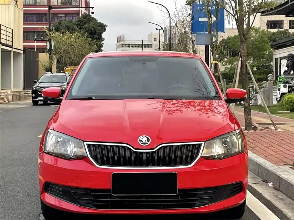 Škoda Fabia 2015 1.4L Automatic Advance Edition фото 22