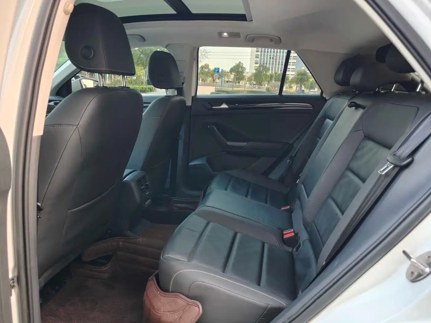 VOLKSWAGEN T ROC EXPLORING SONGS