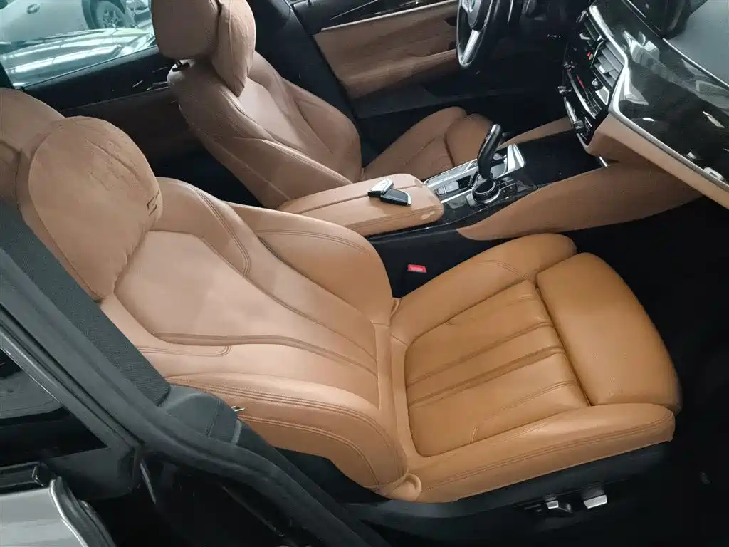 BMW 6 Series GT 2018 630i M Sport Package фото 20