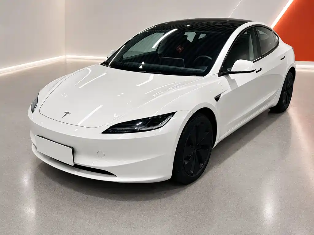 Фото 1 - Tesla Model 3