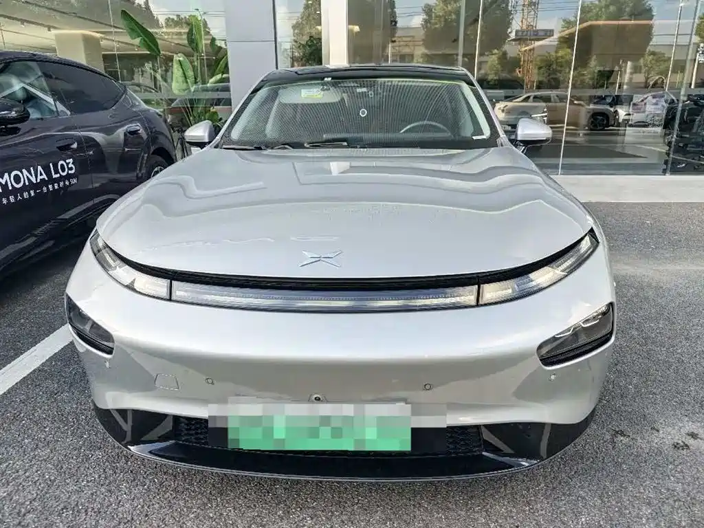 Фото 2 - XPeng P7