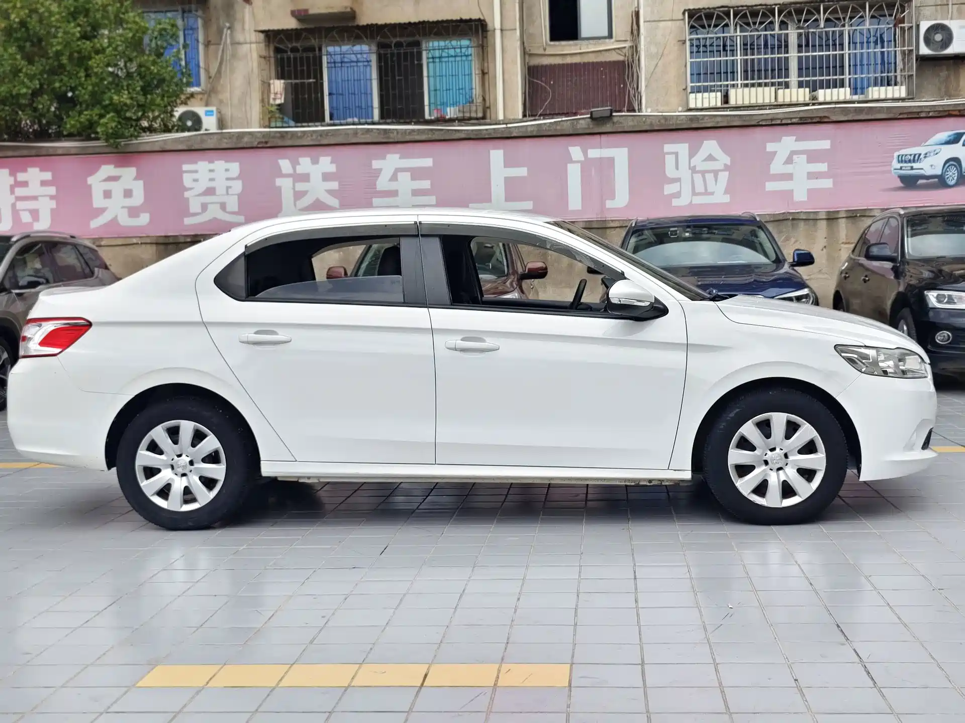 Photo 5 - Peugeot 301