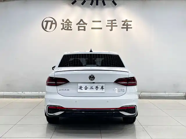 Volkswagen Lavida 2024 Model 300TSI DSG Starlight Full Comfort Edition — фото 5