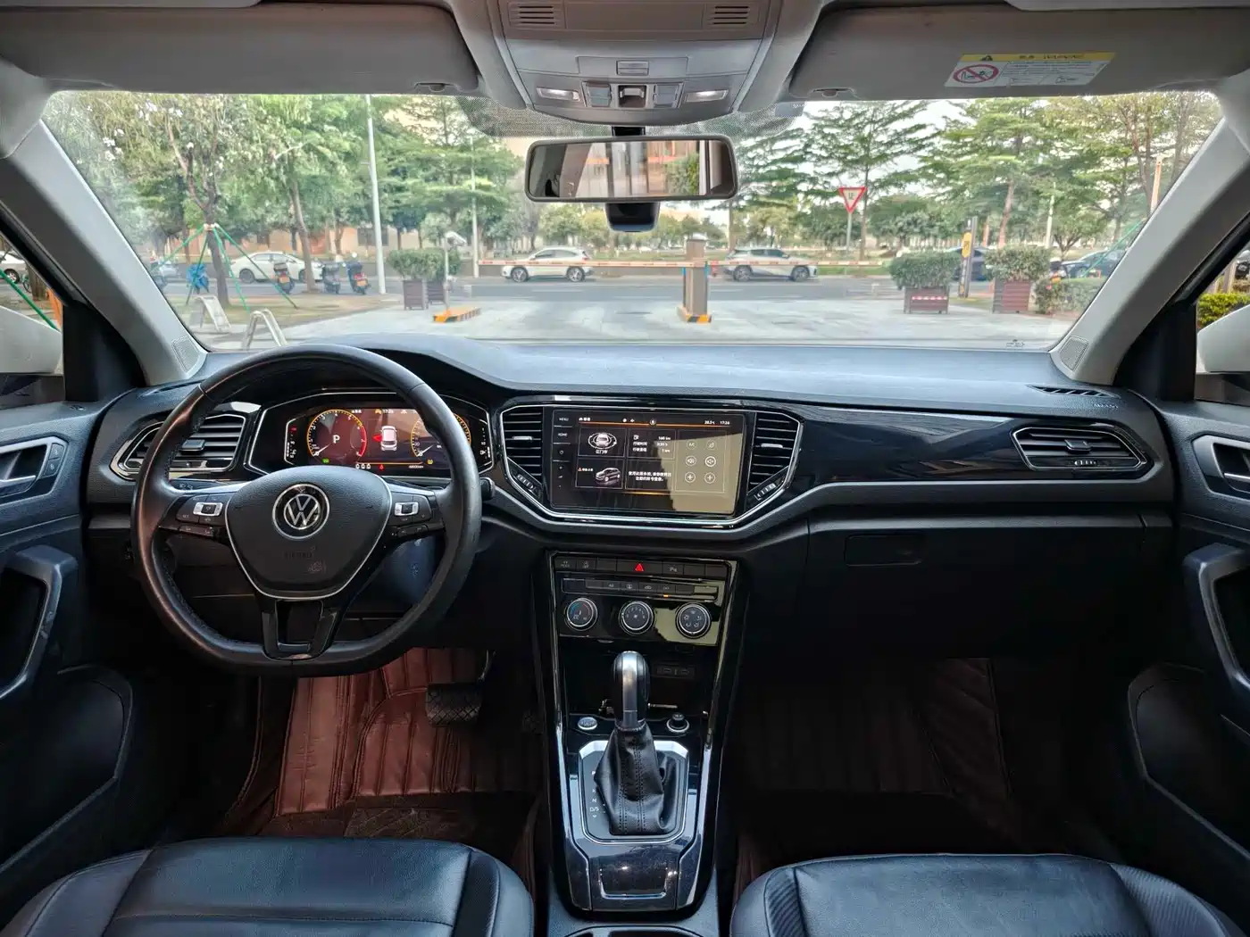 VOLKSWAGEN T ROC EXPLORING SONGS