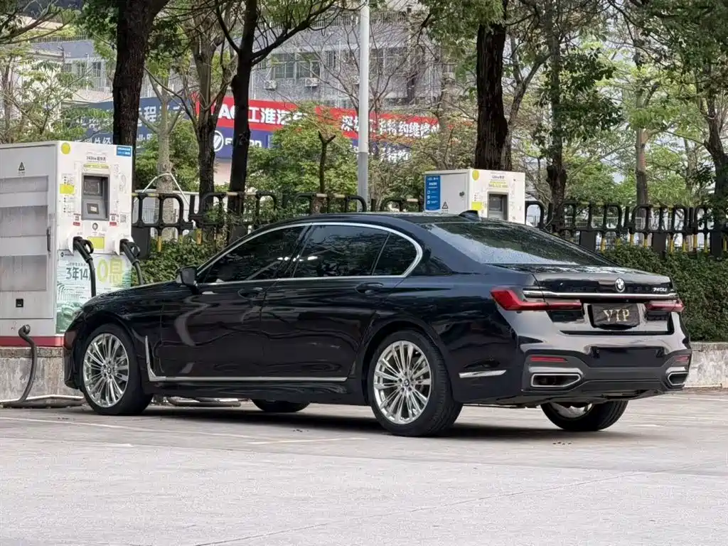 BMW 7 Series 2021 Model 730Li M Sport Package фото 8