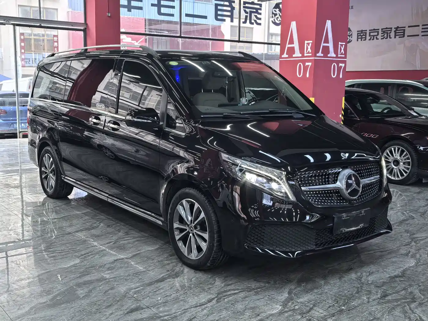 MERCEDES-BENZ V CLASS