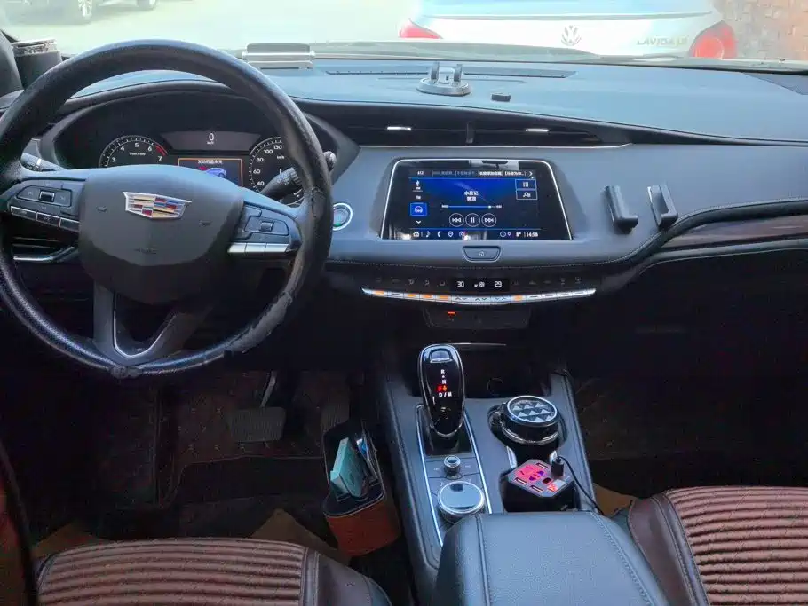 Cadillac XT4 2023 2022 28T FWD Style