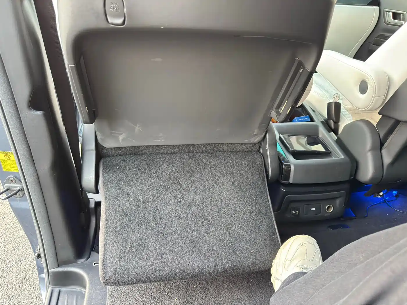 Фото 13 - Toyota Alphard