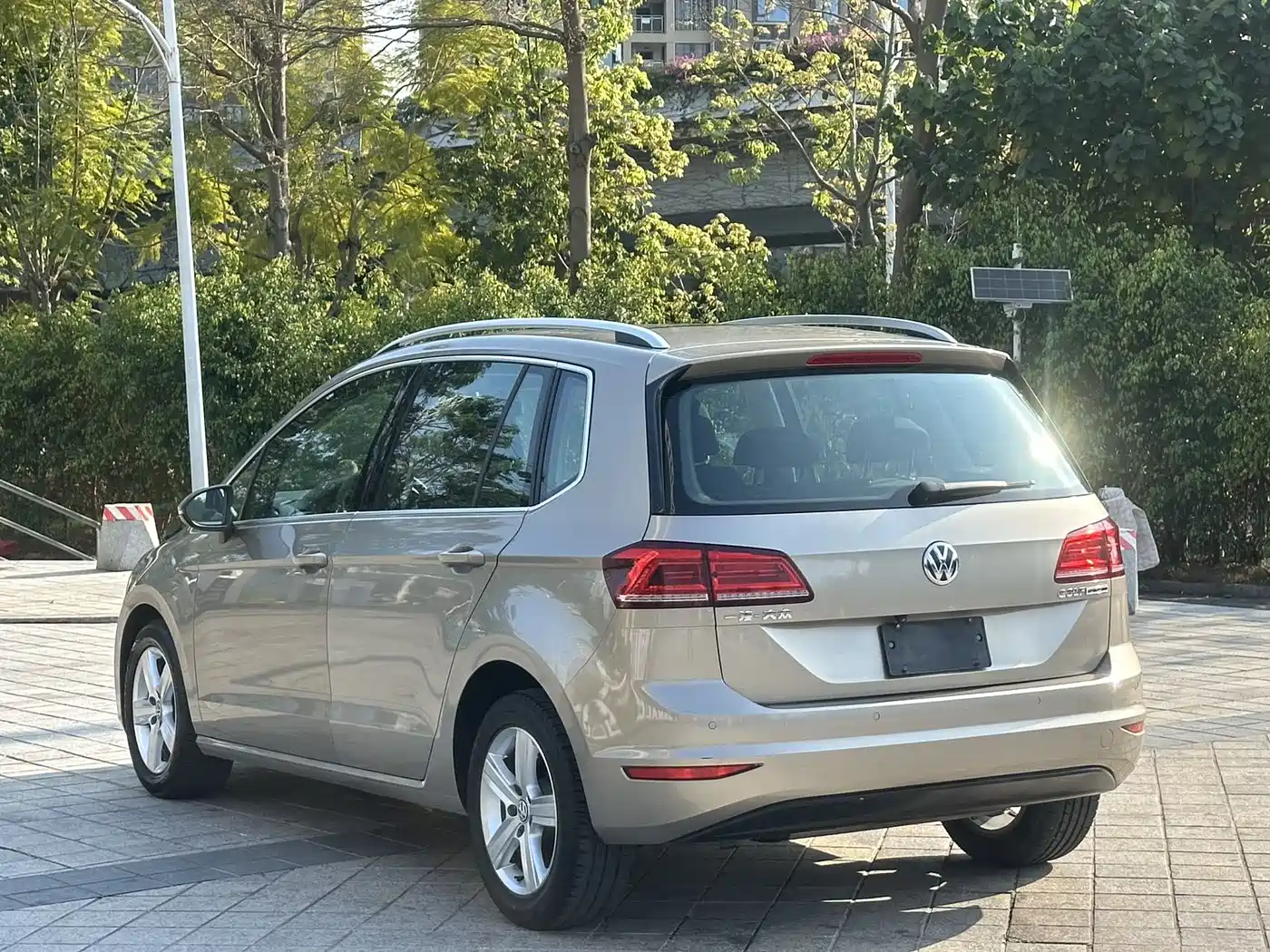 Volkswagen Golf Sportsvan 2018 1.6L Automatic Comfort фото 4