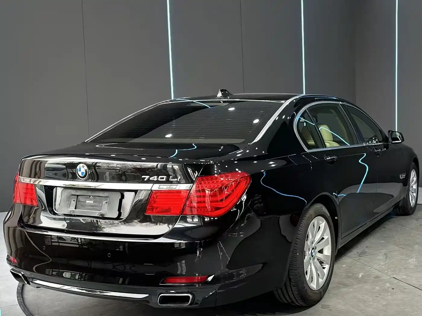 BMW 7 Series 2009 Model 740Li Leading Edition фото 6