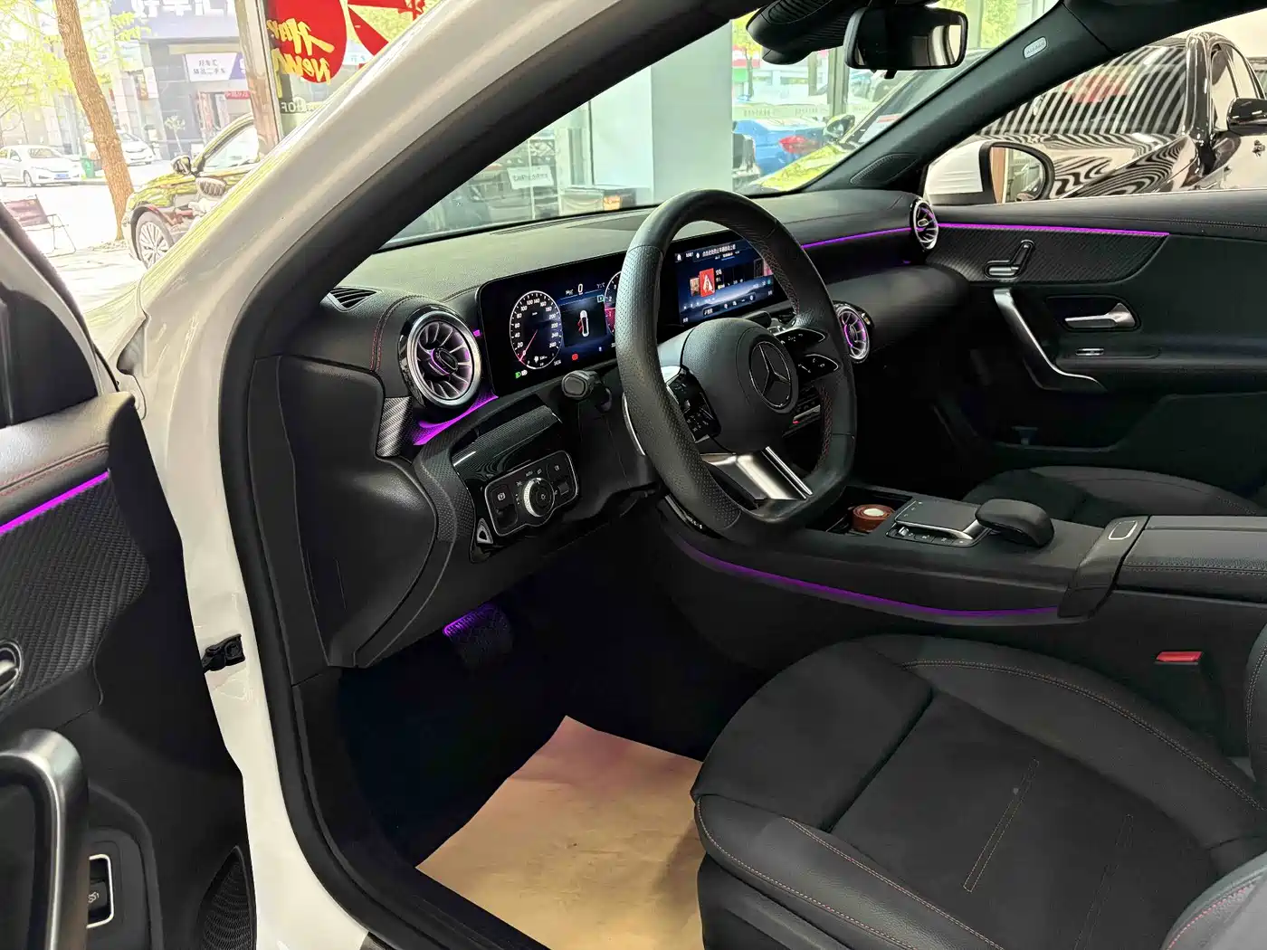 Mercedes-Benz A-Class 2024 A 200 L Fashion Edition фото 9