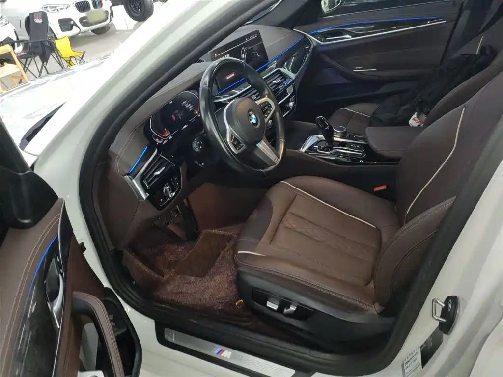 BMW 5 Series 2022 525Li M Sport Package фото 11