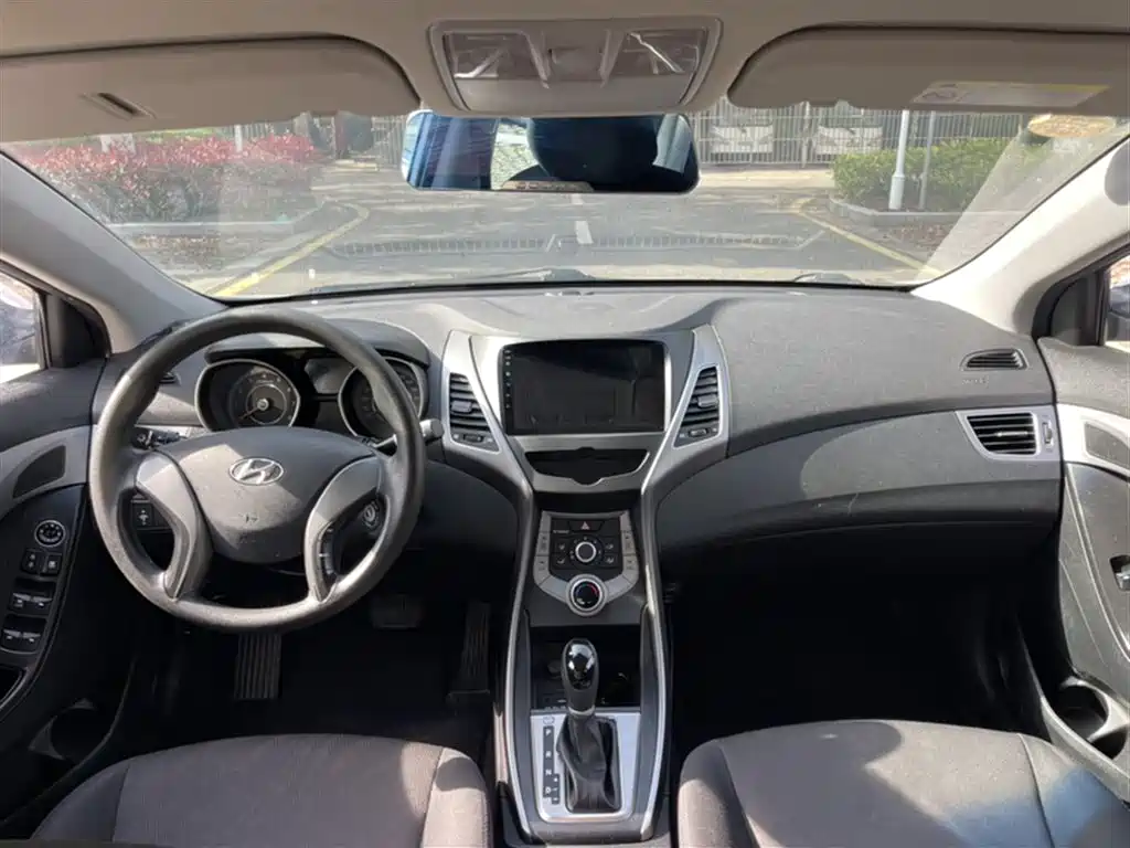 Hyundai Langdong 2016 1.6L Automatic Smart Edition фото 12