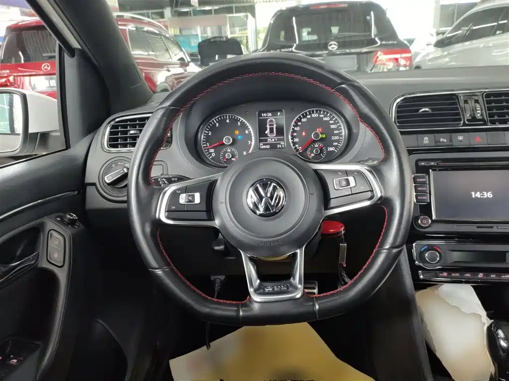 Volkswagen Polo 2015 Model 1.4TSI GTI фото 11