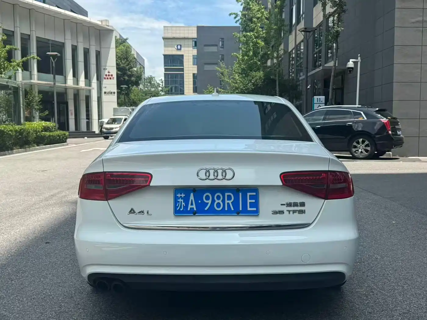 Фото 5 - Audi A4L