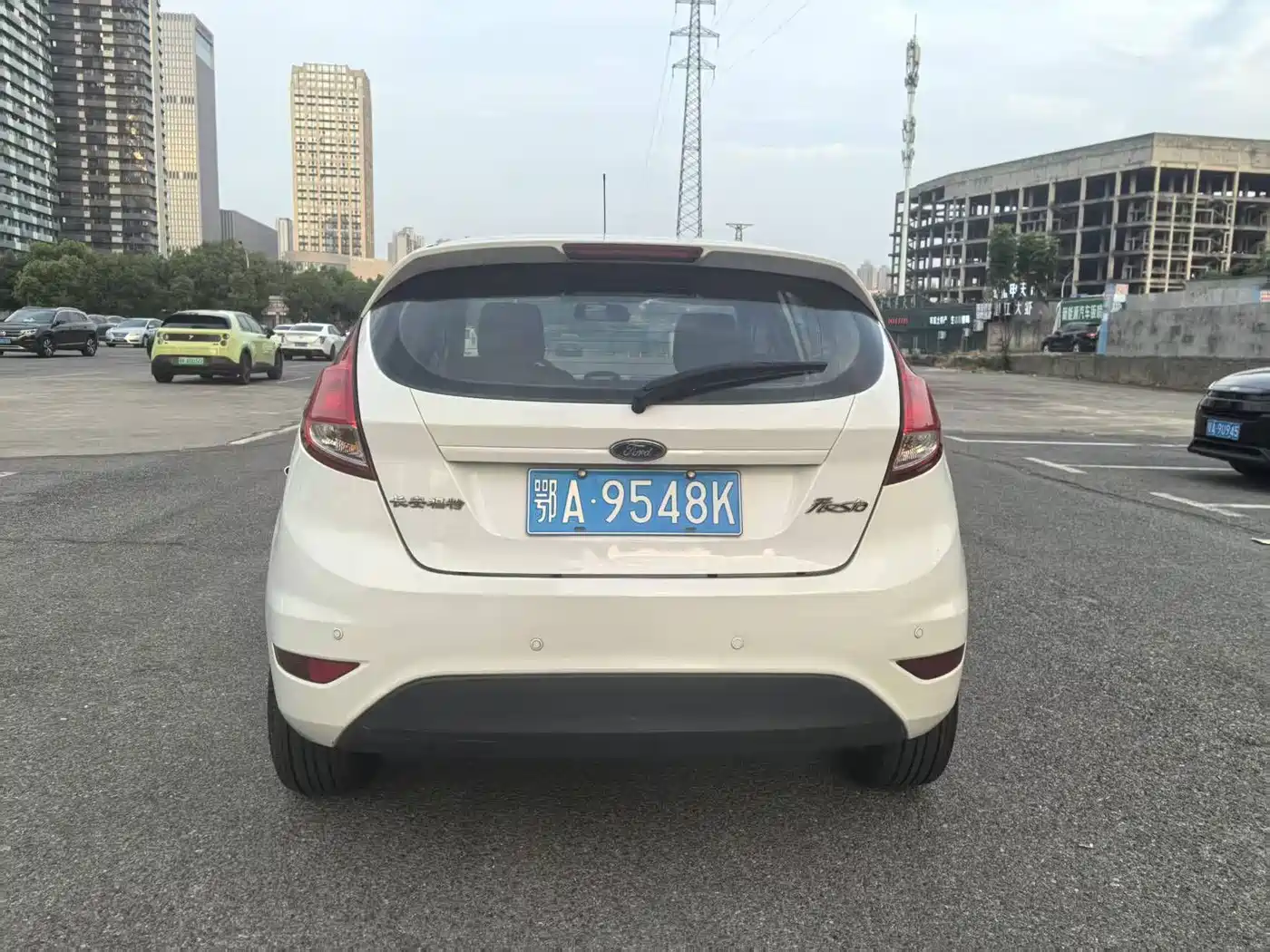 Ford Fiesta 2015 2013 Sedan 1.5L Automatic Elegance Model