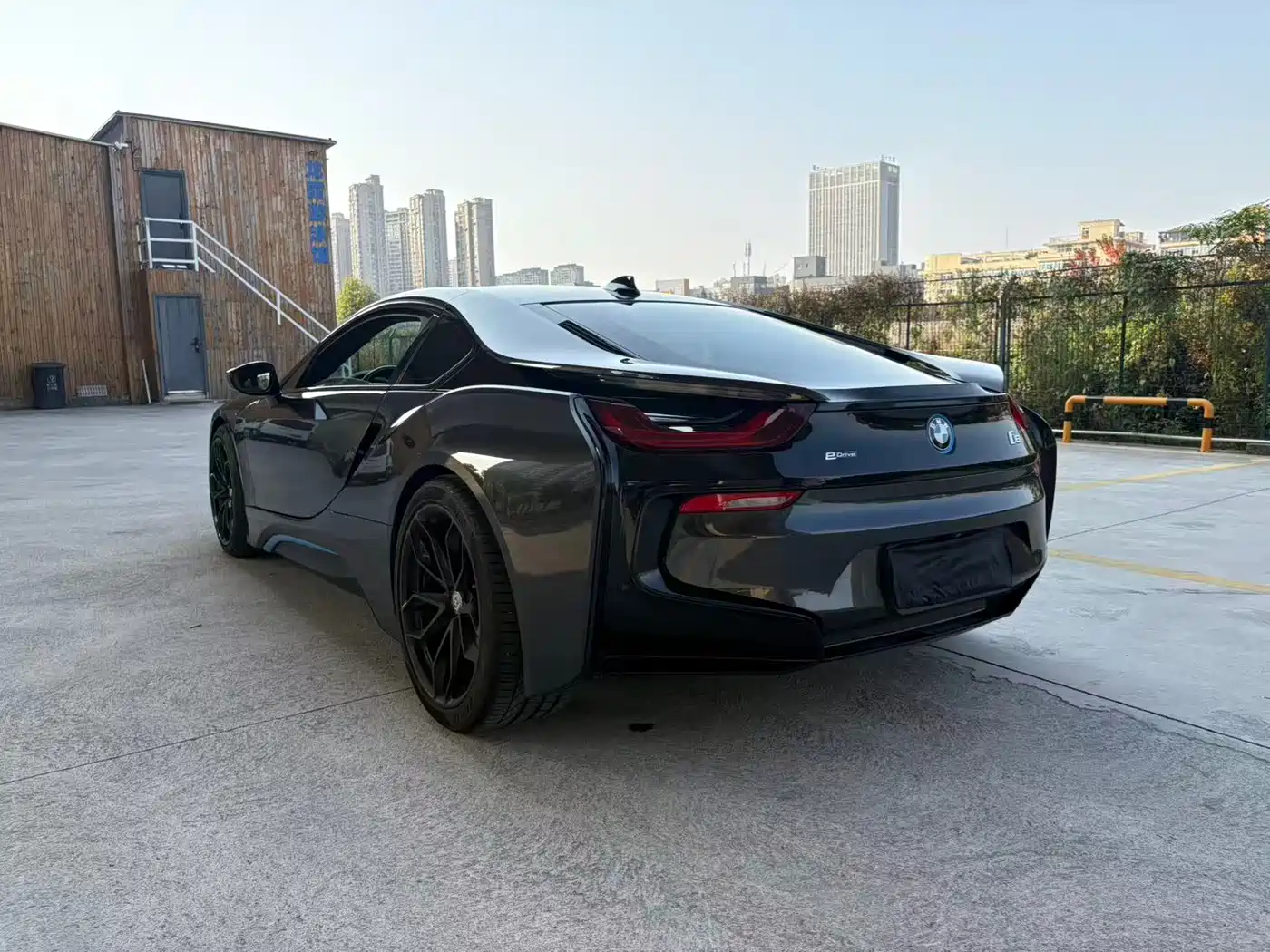 BMW I8