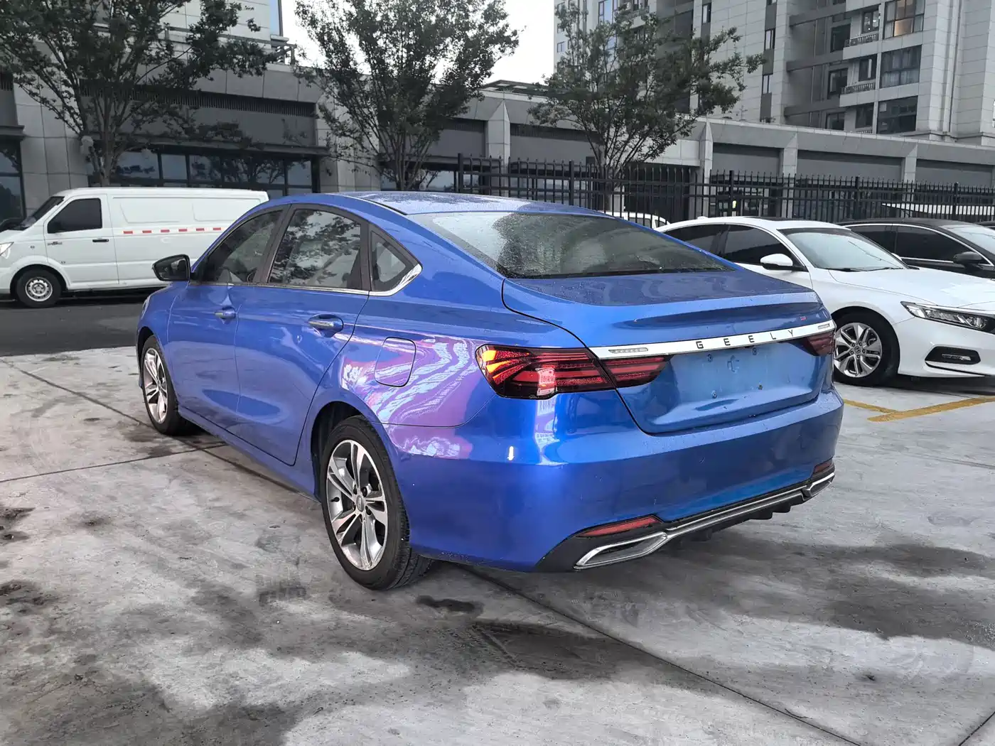 Фото 4 - Geely Binrui