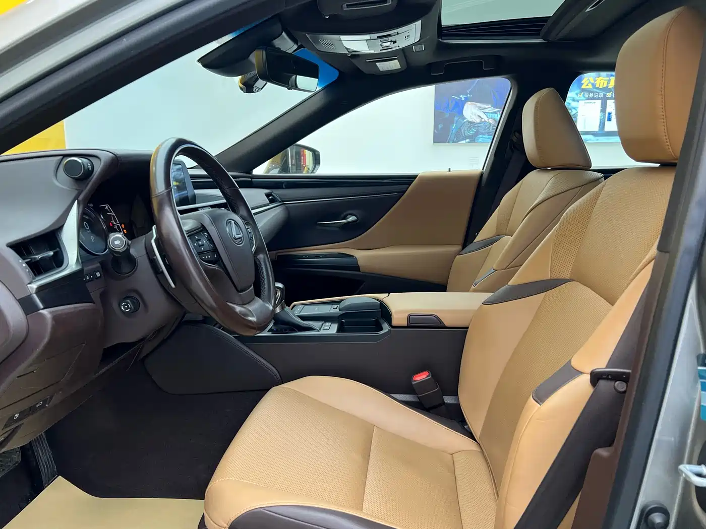 Lexus ES 2020 300h Ultimate Edition фото 3