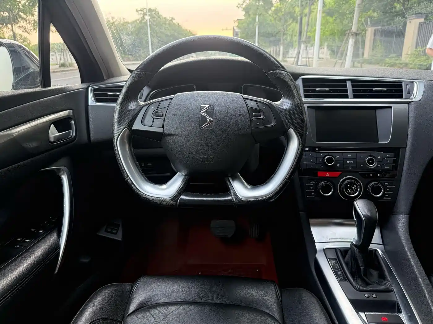 DS 6 2015 2014 1.6T Luxury Edition THP160