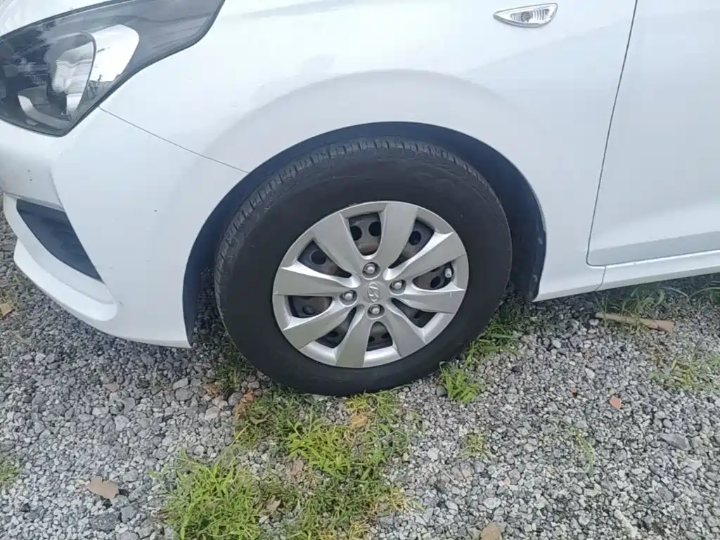 Photo 23 - Hyundai Verna