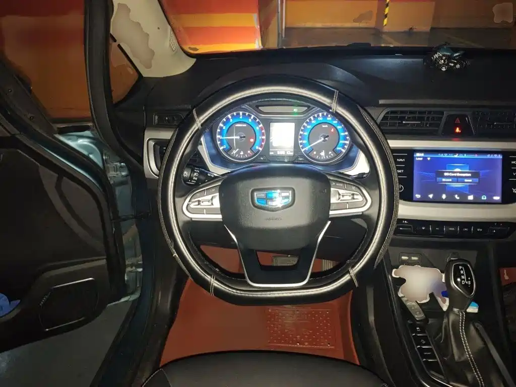 Фото 3 - Geely Vision X3