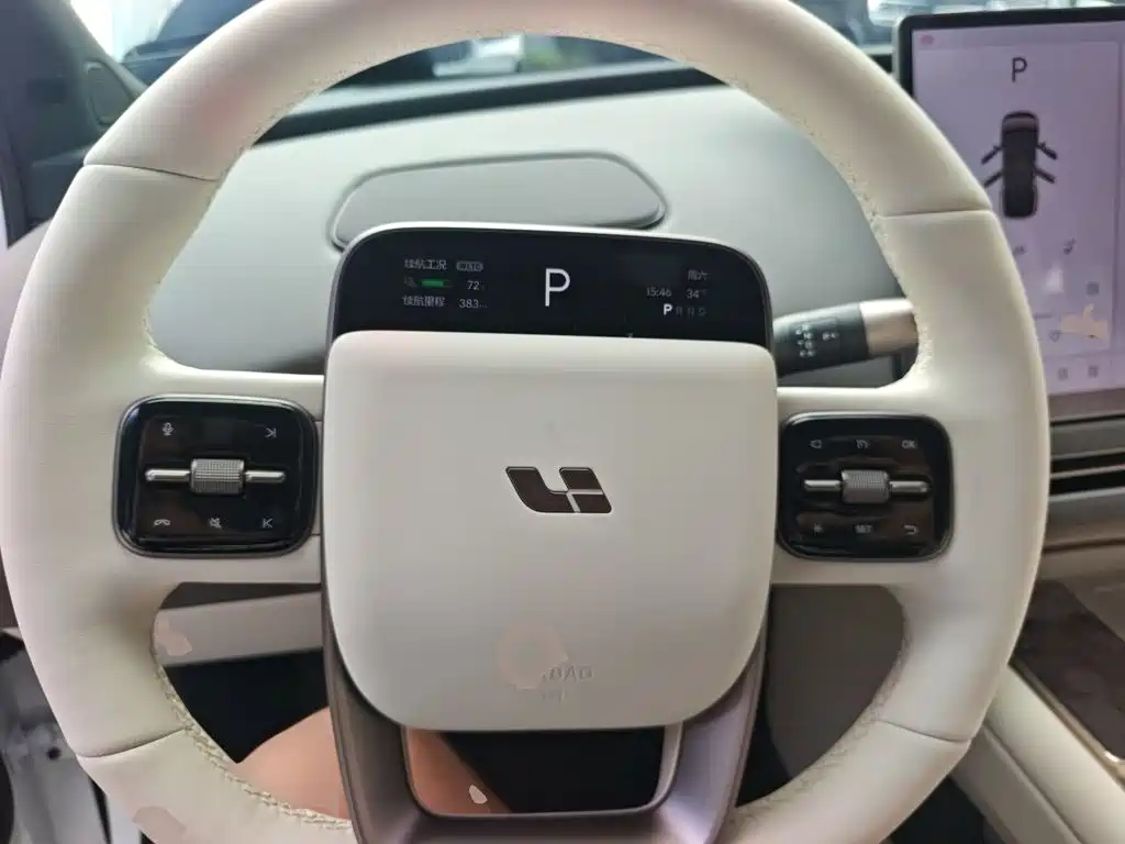Li Auto i6 2026 2025 4WD Base Model