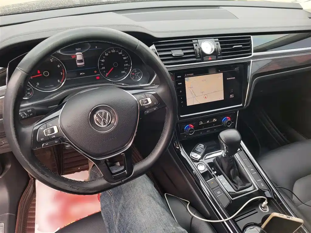 Volkswagen Phideon 2018 Facelift 380TSI FWD Business фото 10