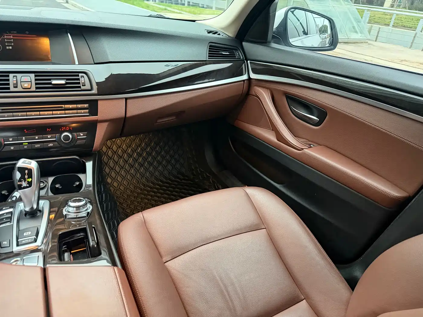 BMW 5 Series 2017 525Li Leading Edition фото 12
