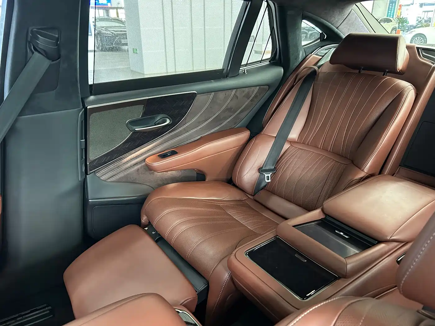 LEXUS LS