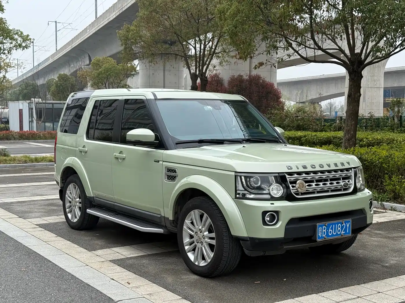 Land Rover Discovery 2014 3.0 SC V6 HSE Luxury фото 3