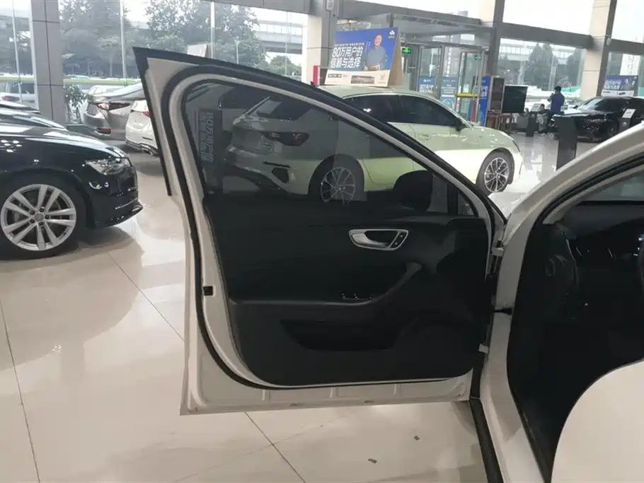 Roewe D7 2025 2025 DMH 125km World Champion Edition