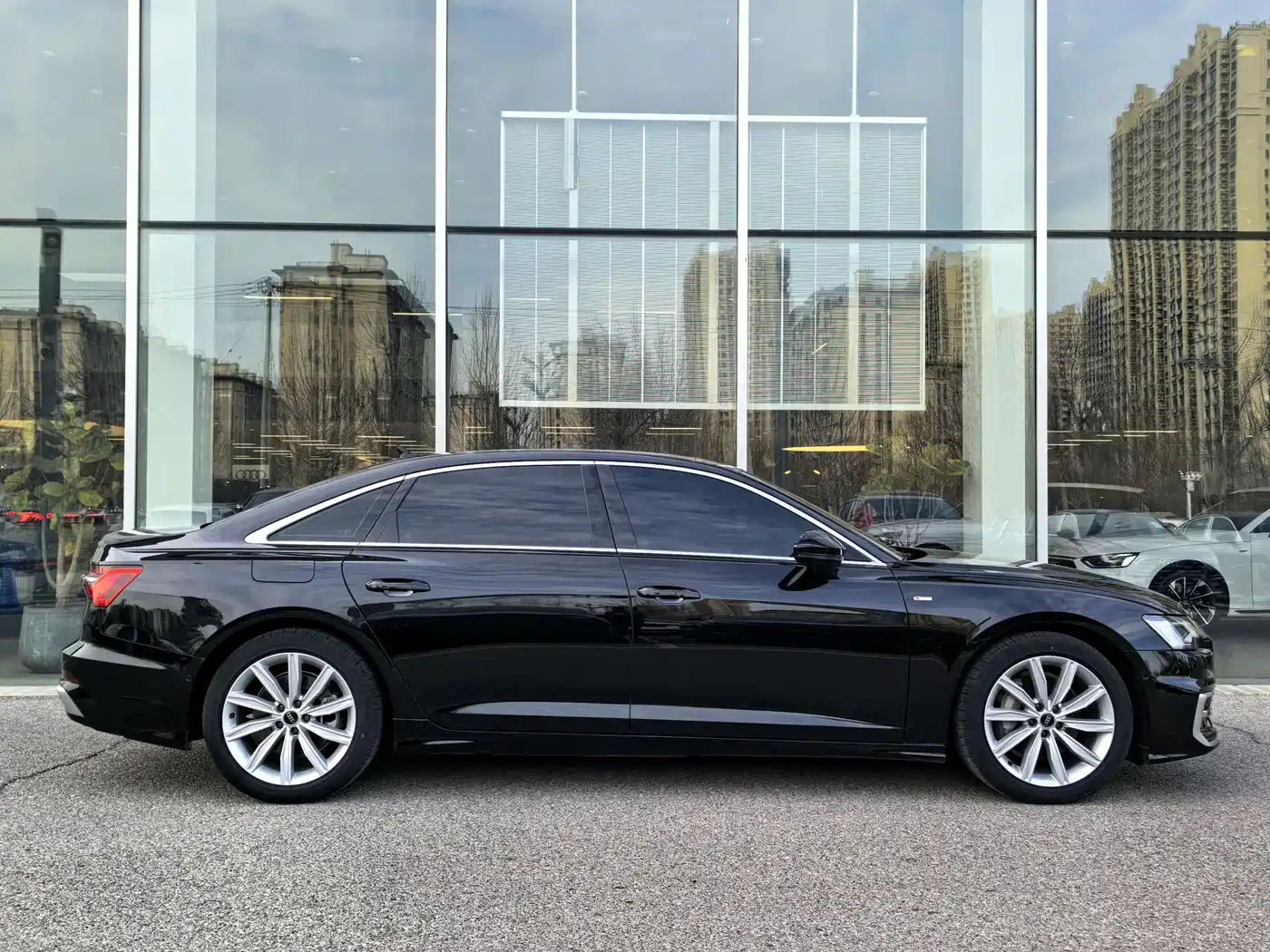 Audi A6L 2024 45 TFSI Premium Dynamic фото 2