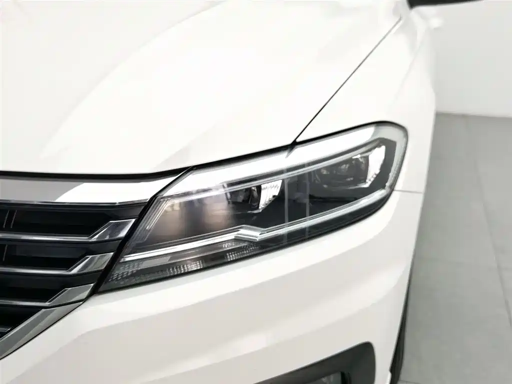 Volkswagen Lavida 2021 1.5L Manual Comfort Edition фото 7