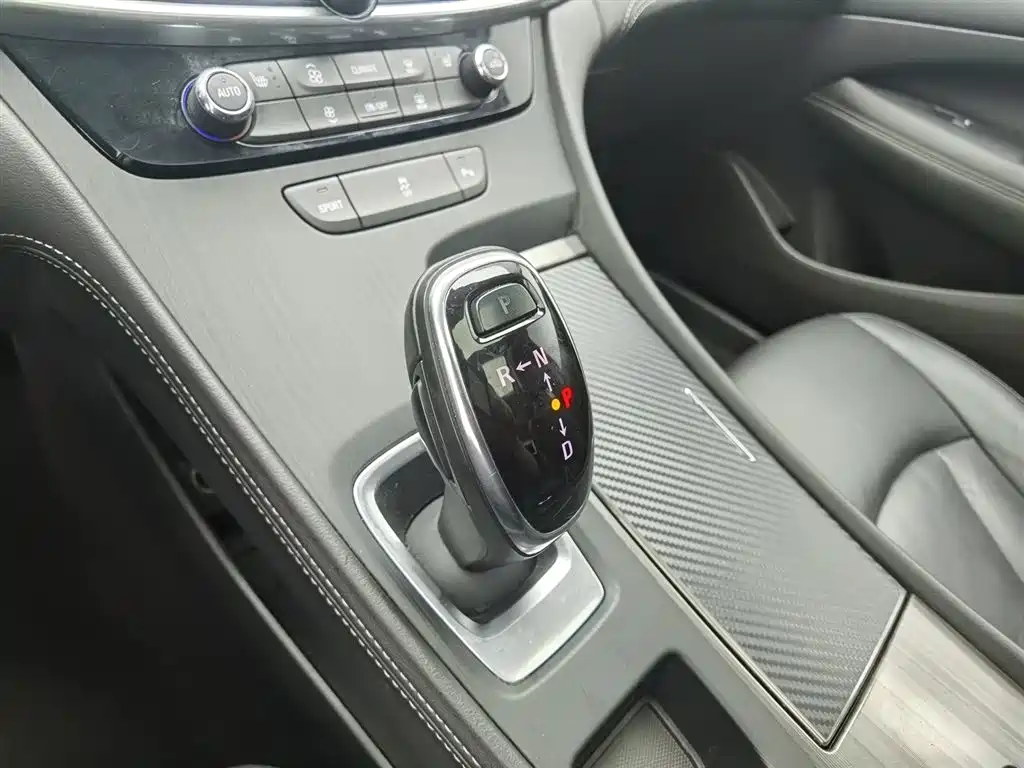 Buick LaCrosse 2019 28T Luxury Edition фото 13