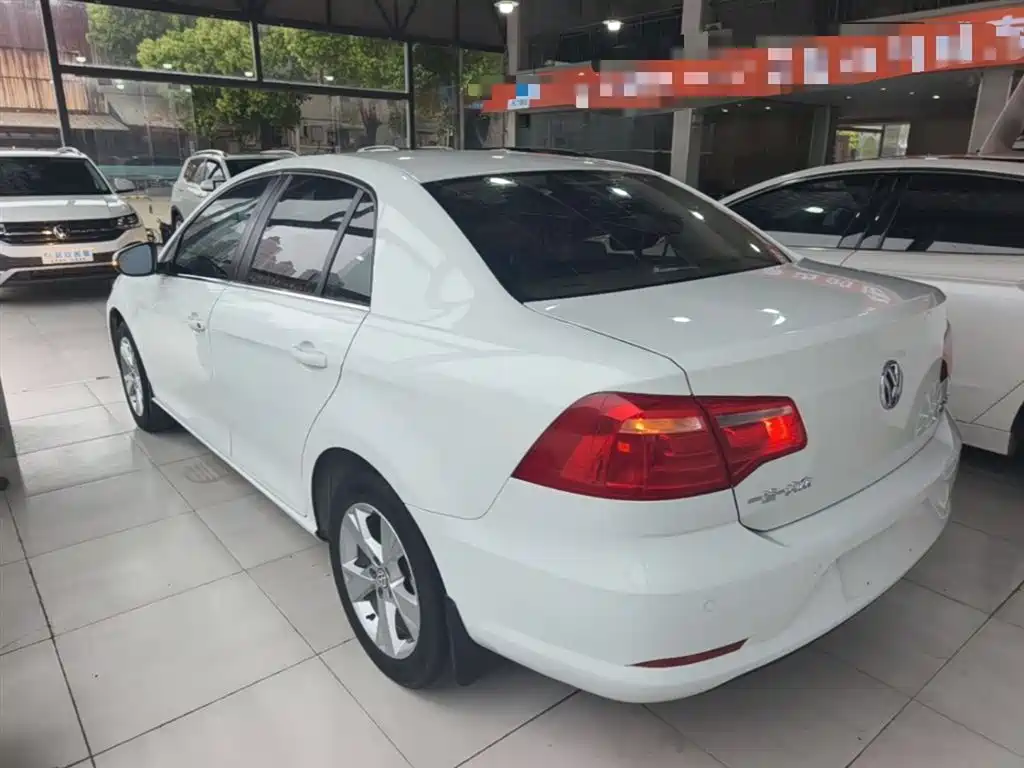 Volkswagen Bora 2014 1.6L Automatic Comfort Edition фото 5
