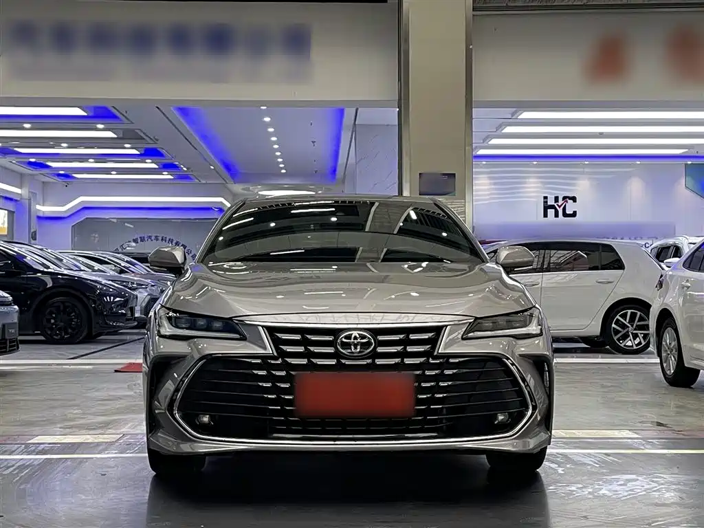 Toyota Avalon 2022 2.0L Luxury Edition фото 8