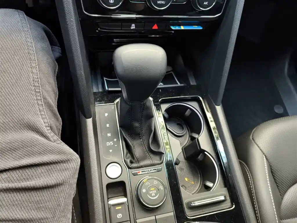 VOLKSWAGEN TOURANG