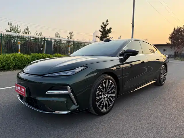 GEELY GALAXY GALAXY SPARKLE 8