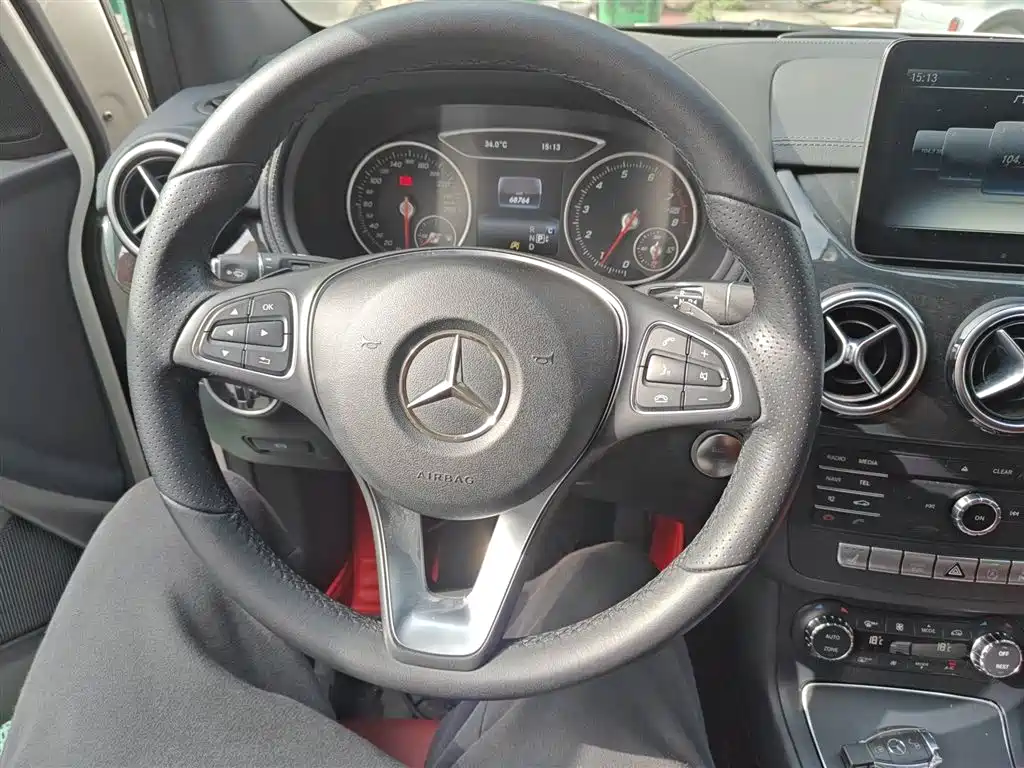 Mercedes-Benz B-Class 2016 B 200 Collector's Edition фото 11